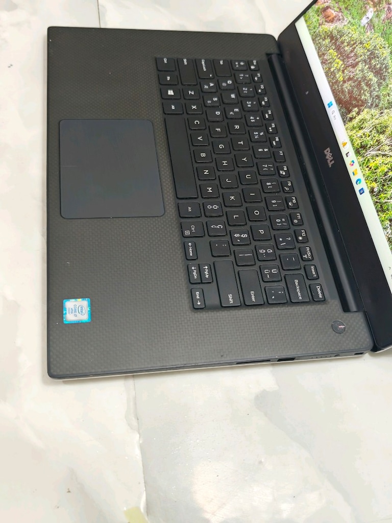 Dell Precision 5510 i7-6820HQ Quadro M1000M 2GB 8GB RAM 256GB SSD 15.6 - 2