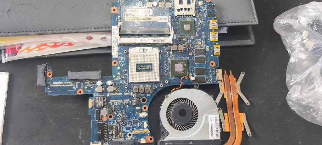 Toshiba L50b ana kart+ fan ve işlemci - 2