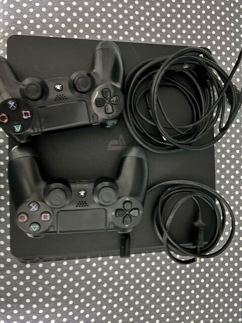 Ps4 Slim 500 GB İki Kol