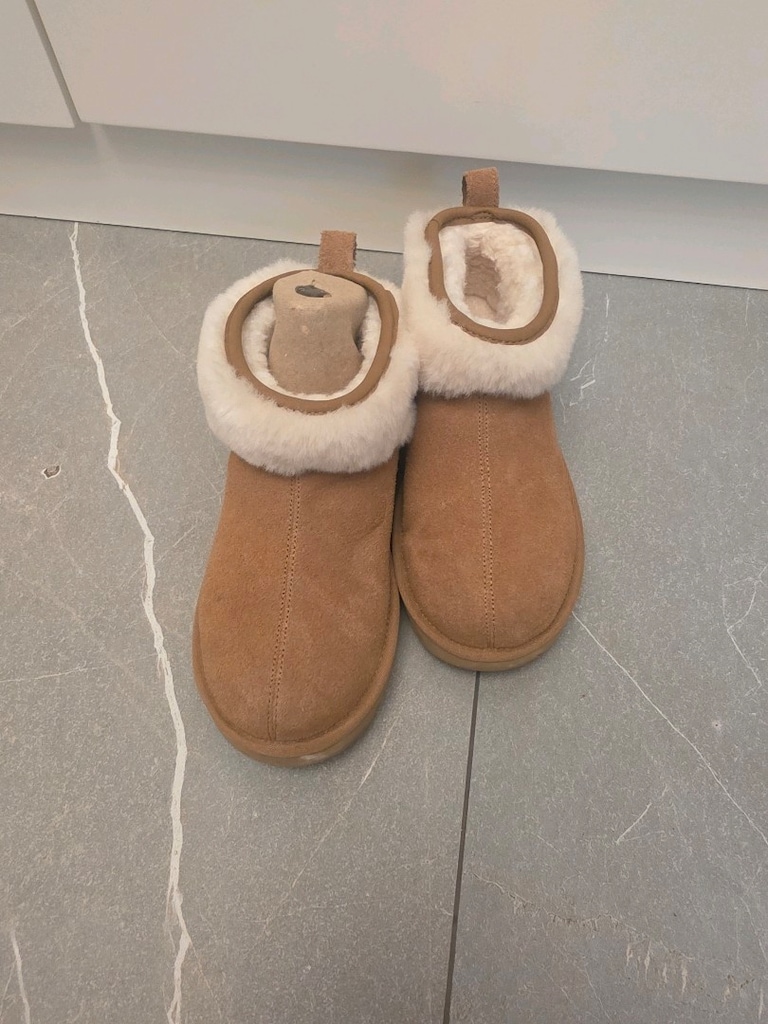 ugg — görsel 2/7