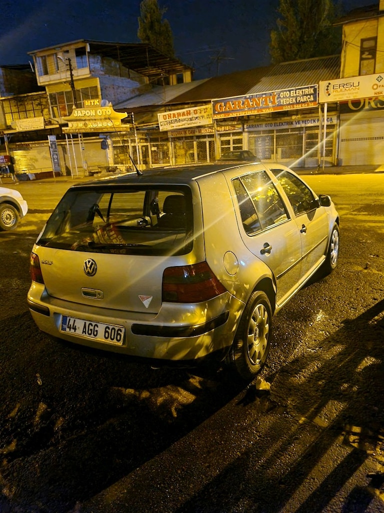 2003 model golf - 4