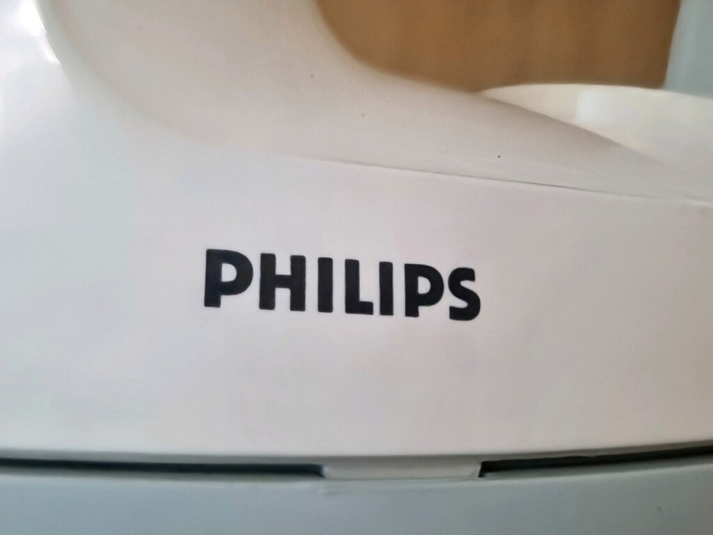 Philips {Supervapor hazneli buharlı ütü} - 2