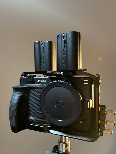 Nikon ZR 6K Body / SmallRig Kafes + Ek Orijinal Batarya