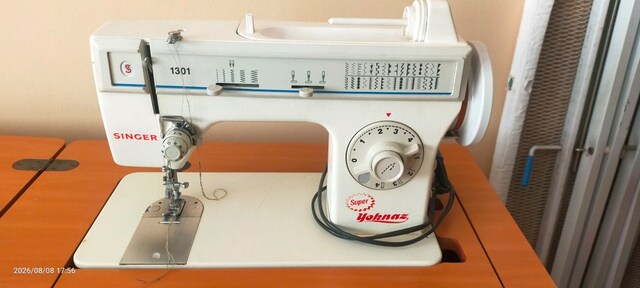 Singer 1301 Super Yoknaz Kabinli Dikiş Makinesi – Çok Temiz
