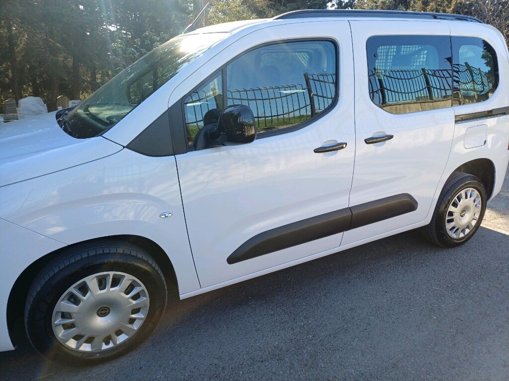 Opel combo esential - 2