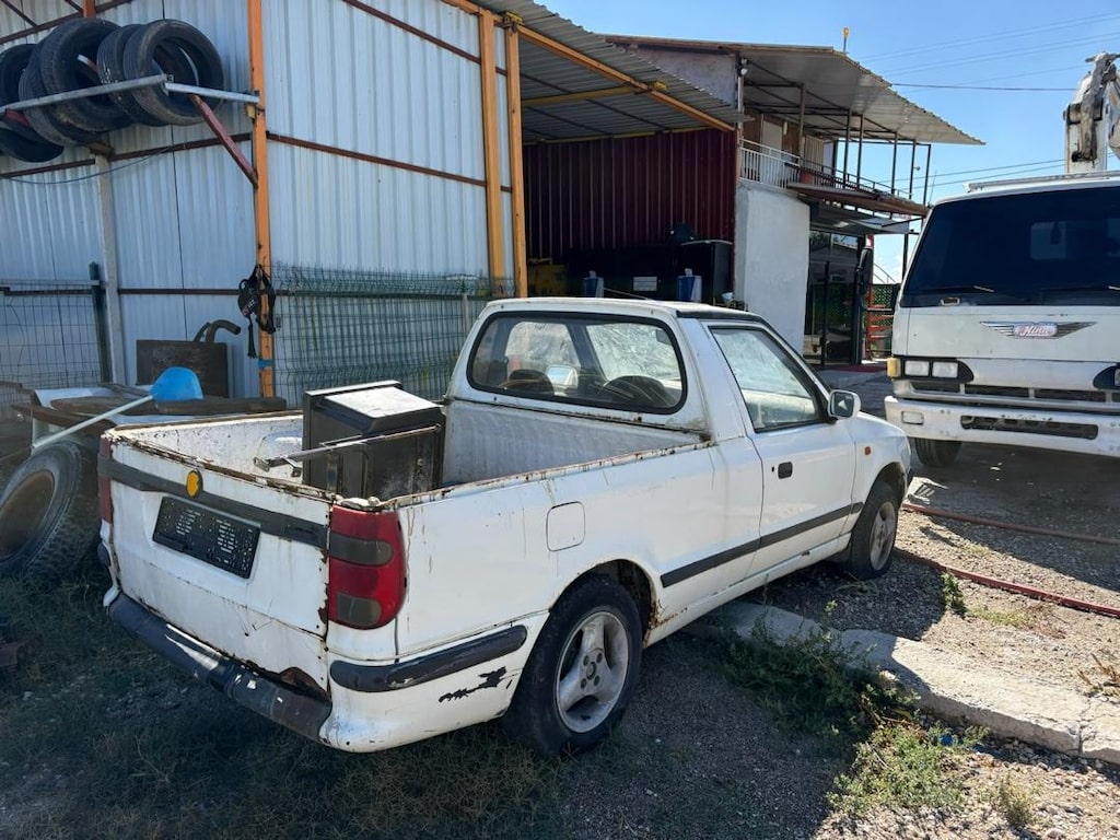 skoda felicia pickup - 2