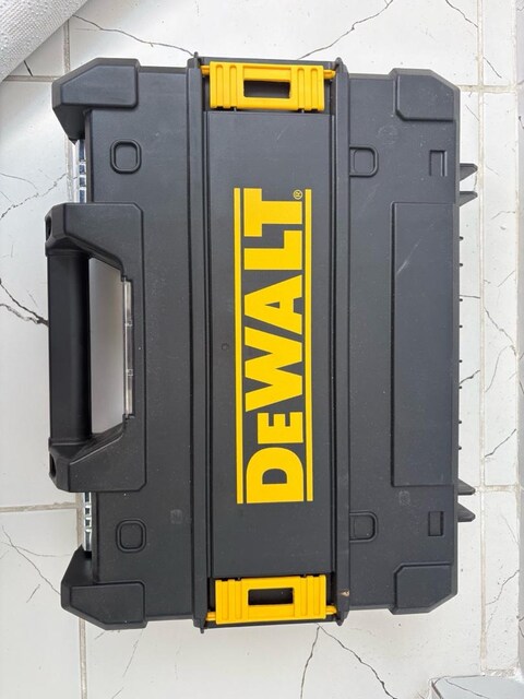 DEWALT DCF850 18V 5.0Ah Li-Ion Kömürsüz Çift Akülü Darbeli Tornavida