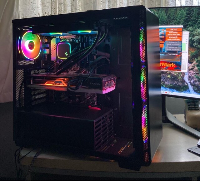 İ9 10850K 7700Xt Kasa