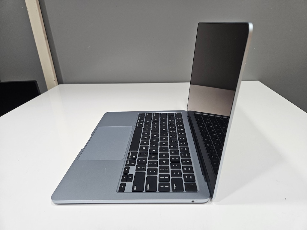 MACBOOK AİR M4 + 13 İNÇ + 16 GB RAM + TEMİZ + PİL %100 - 3
