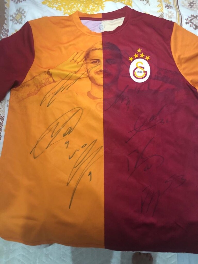 Gs orjınal forma futbolcuların imzalari var imzalarda gerçek orjınal - 2