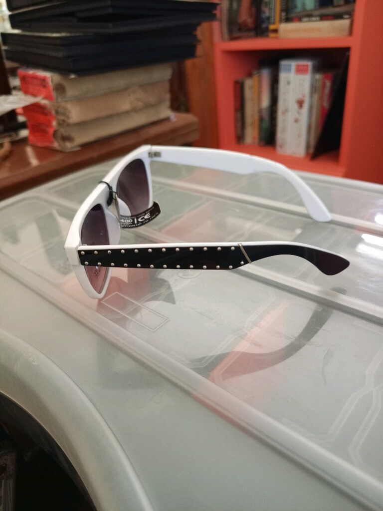 Ray-Ban Beyaz-Siyah Stud Güneş Gözlüğü - 2
