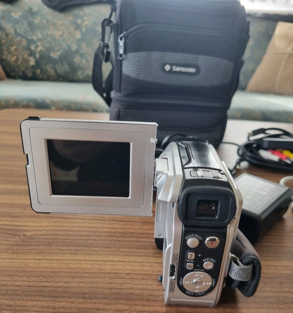 JVC HANDYCAM KAMERA SETİ - 2