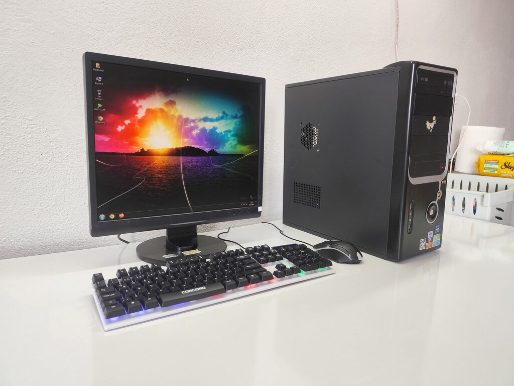 FRISBY AMD - 19inch Kare LCD Monitörlü Bilgisayar Set - 2
