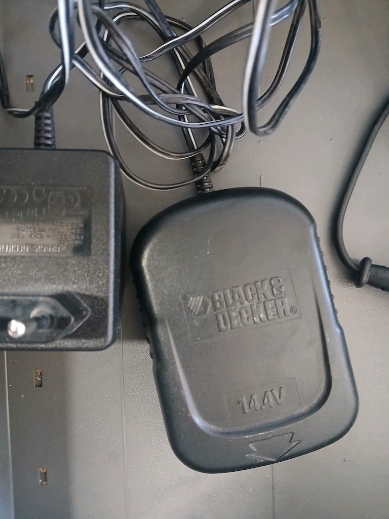 BLACK DECKER 14.4V - 2