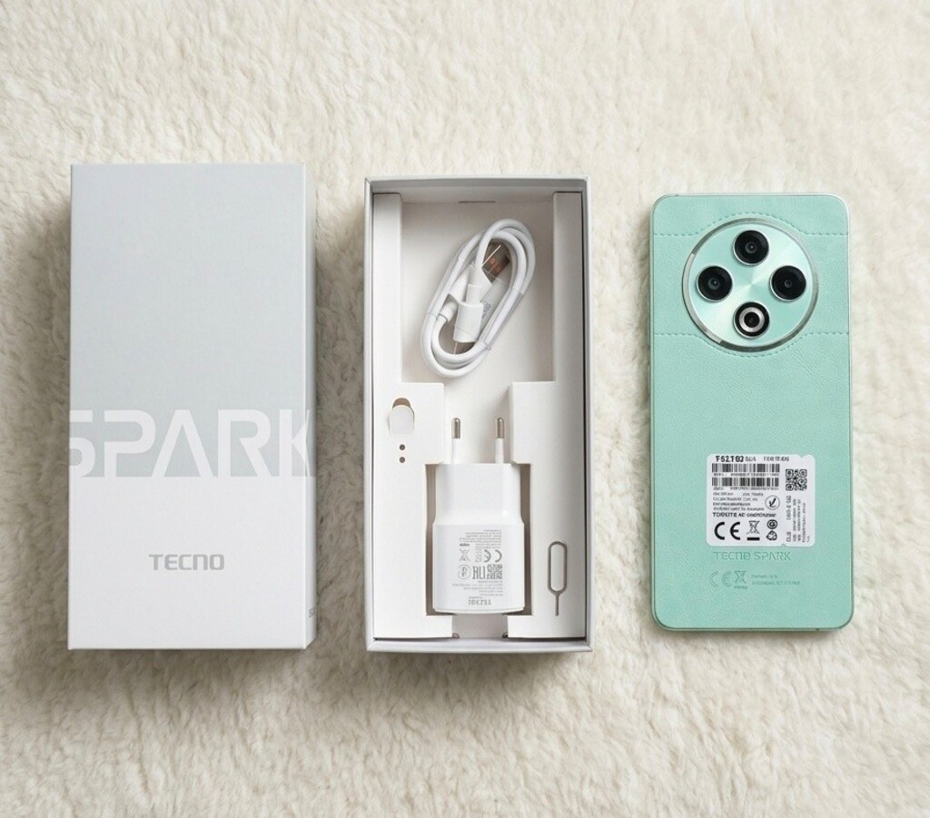 Tecno spark 30 - 3