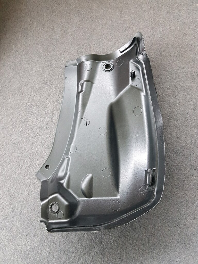 VOLVO S40 V50 C30 Ön Cam Sol Taraf Cam Altı destek parçası 2005-2012. - 2