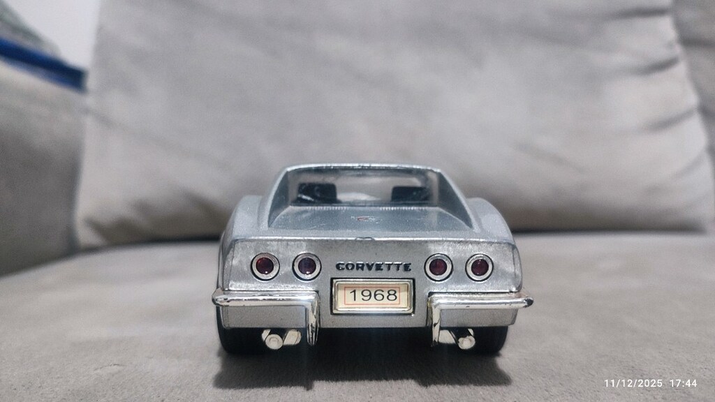 1968 Corvette Stingray modeli metal diecast oyuncak araba - 7