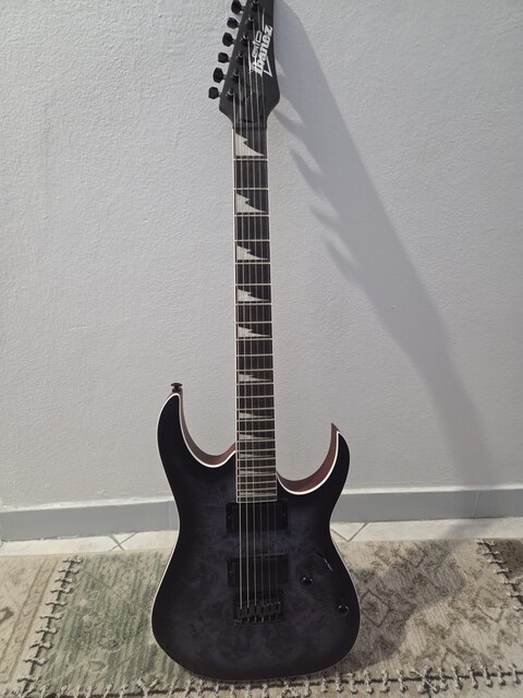 Ibanez Elektro Gitar & Blackstar Dijital Kombo Amfi