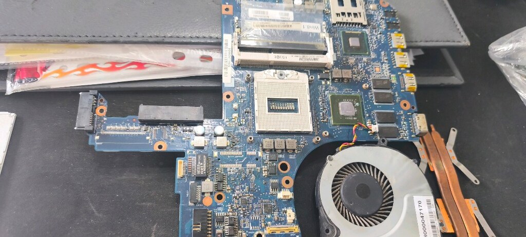 Toshiba L50b ana kart+ fan ve işlemci - 3