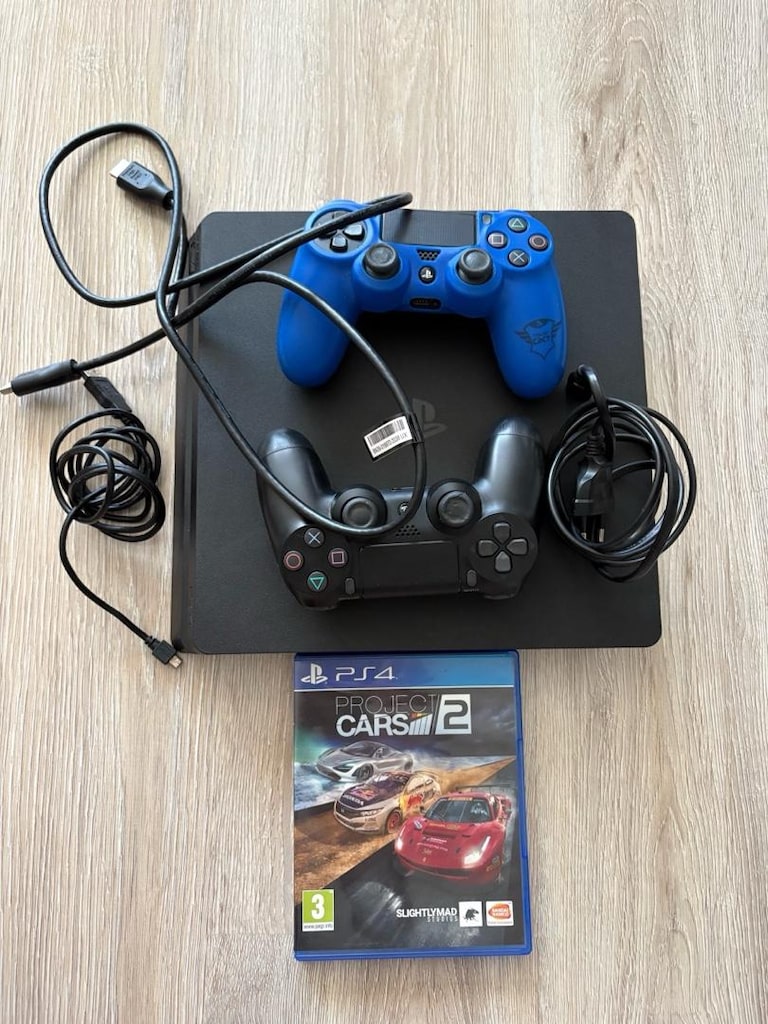 PS4 Tek kişi tarafından kullanılmış kusursuz 500GB. Cd ve Store destek - 12