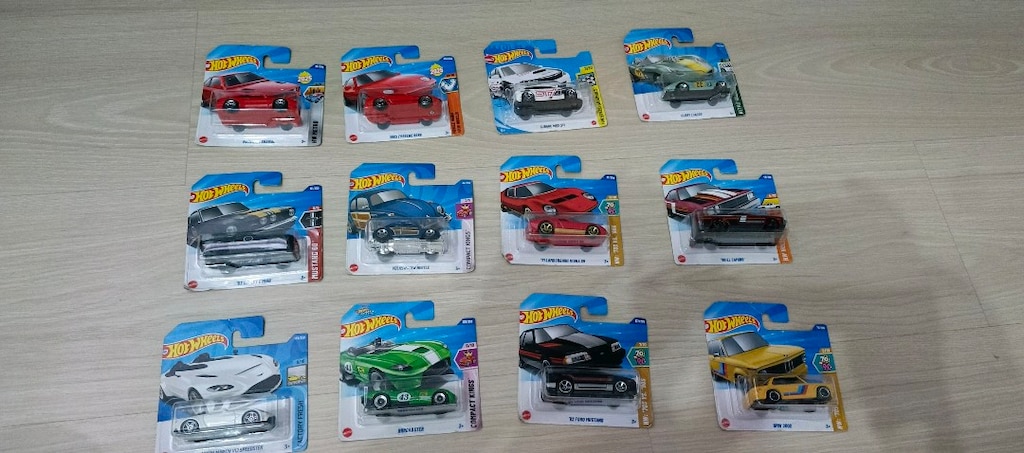 Hot wheels - 6