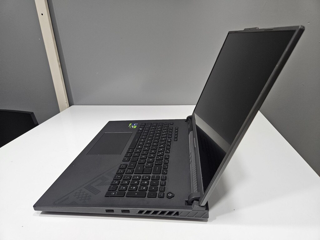ASUS ROG STRİX + İ9 13.NESİL + 240 HZ + RTX 4080 + 1 TB SSD - 4