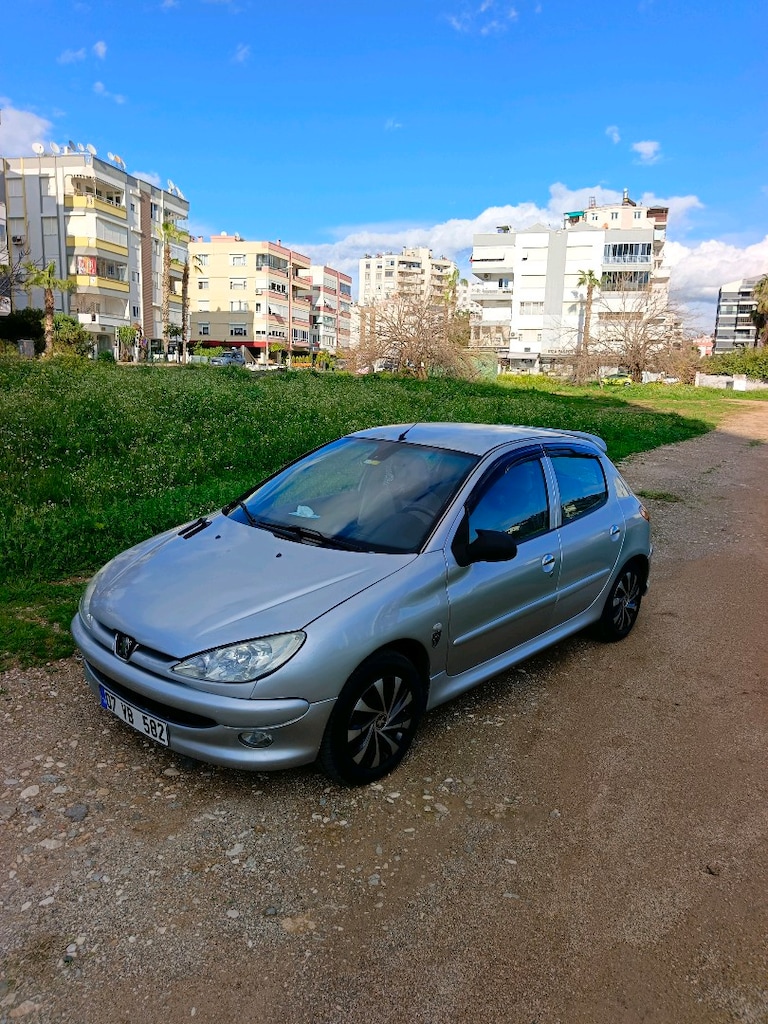 Peugeot 206 1.4 HDI XT Full Paket - 2