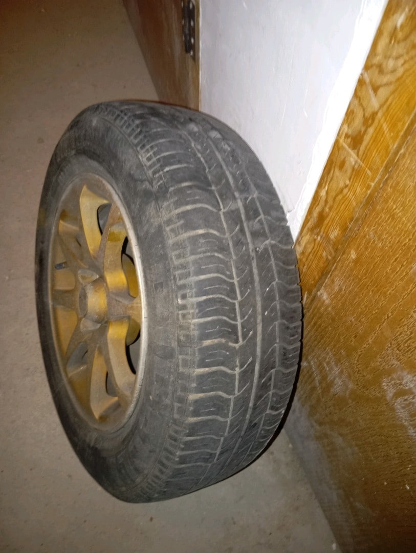 dört adet 13" çelik jant lastik - 2