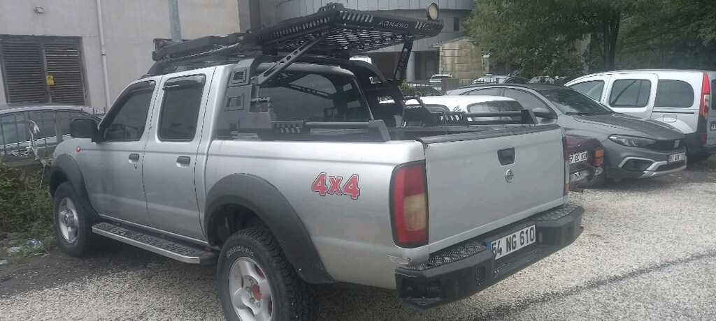 Nissan skystar 4x4 2011 - 8