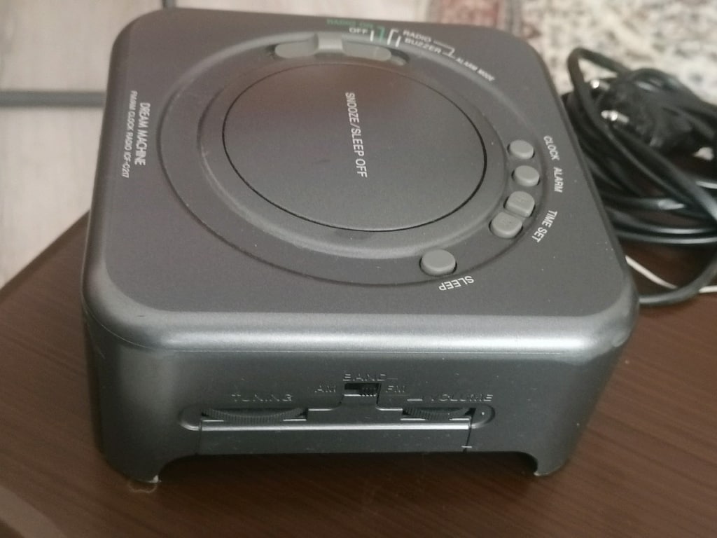 FIRSAT SONY RADYO ve ÇALAR SAAT - 2