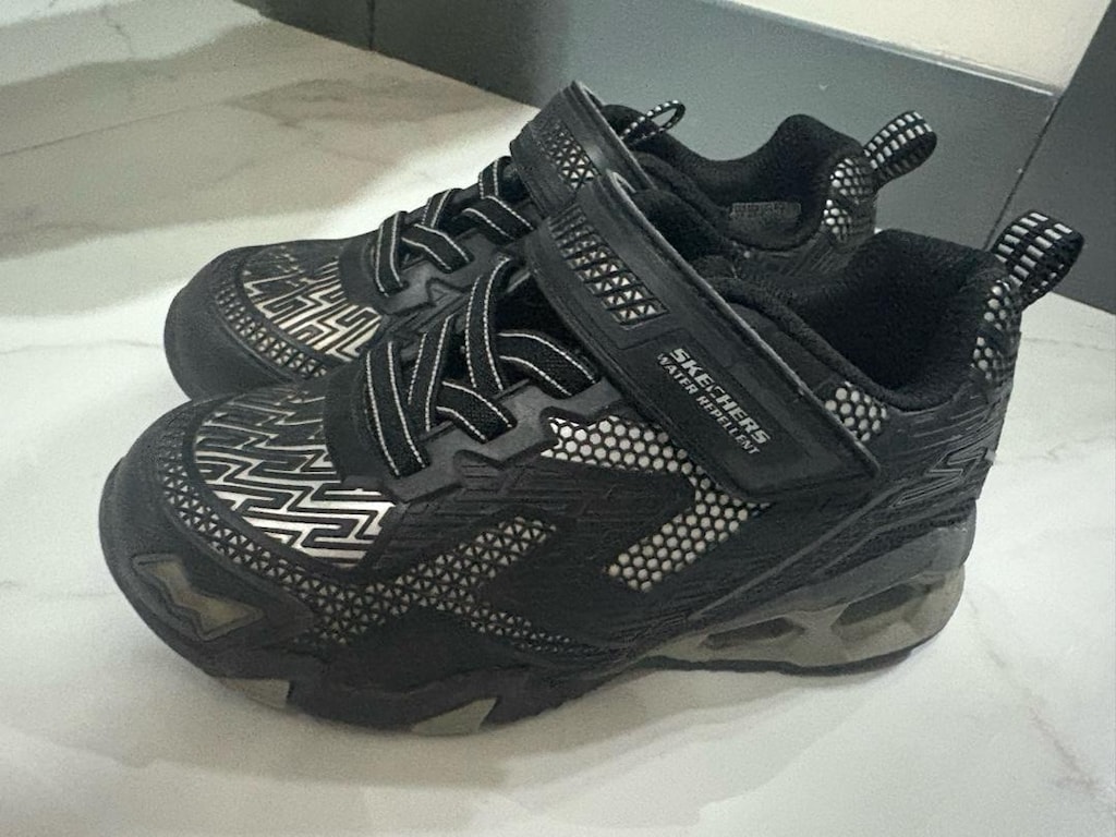 Skechers - 8