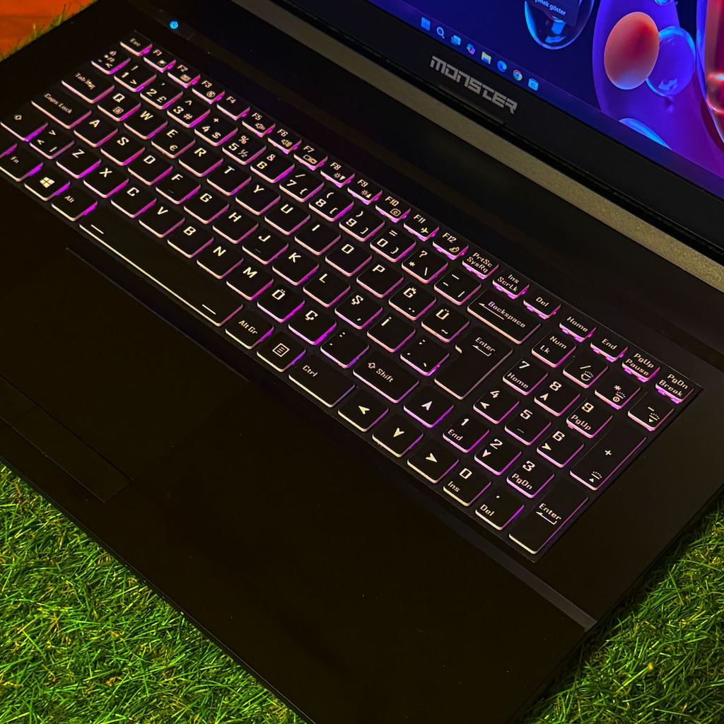 MONSTER ABRA A7 V12.4 – 17.3" 144Hz IPS / i5-10200H / 32GB RAM - 4