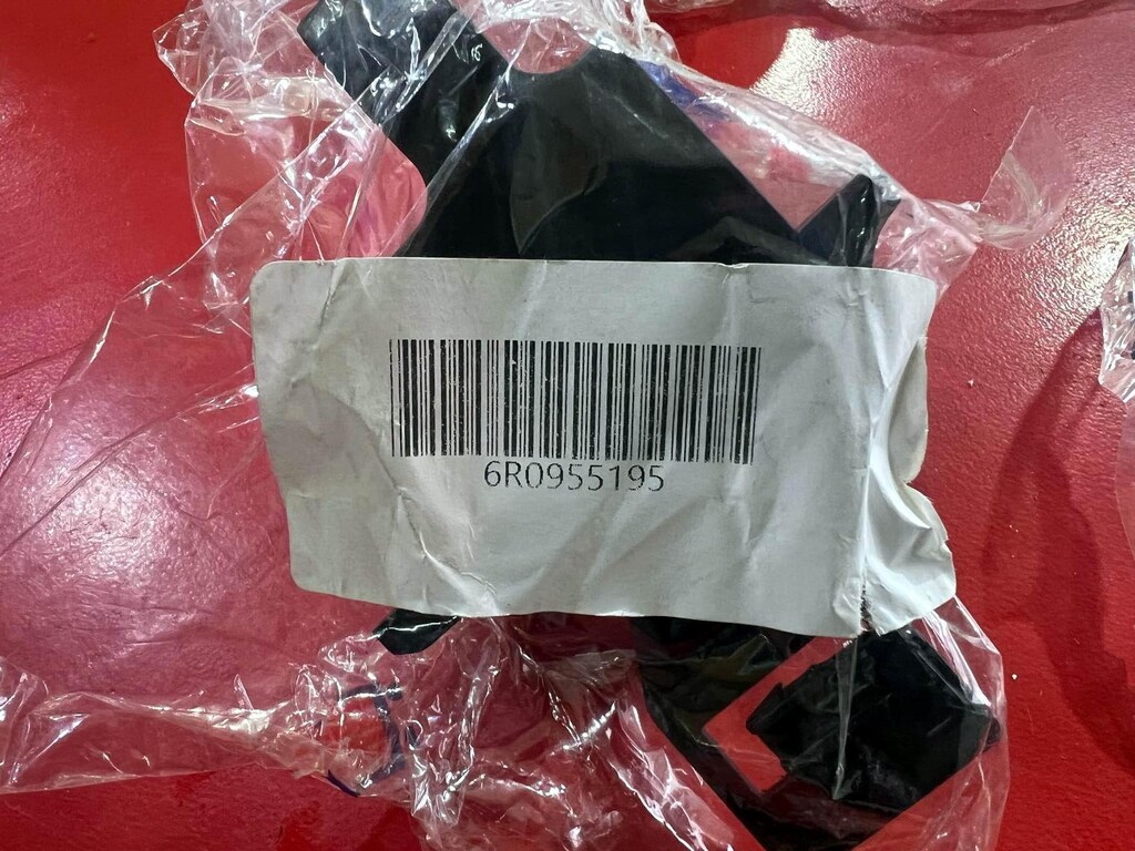 6R0955195 POLO CAM YEDEK DEPO DOLUM BAĞAZI TUTUCU - 8