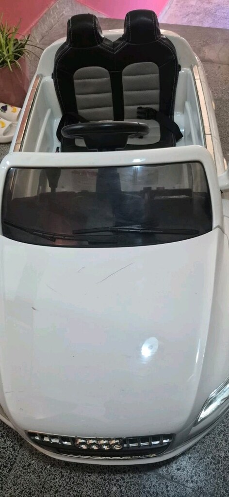 12 V audi Q7 uzaktan kumadalı akülü araba - 7