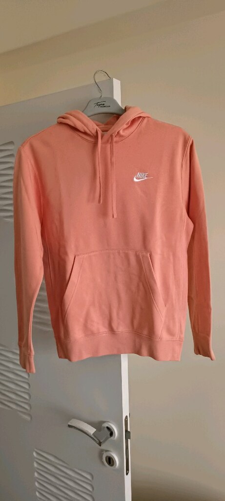 Nike orjinal sweatshirt kısa bir süre giyilmiştir.Sıfır gibidir.XS