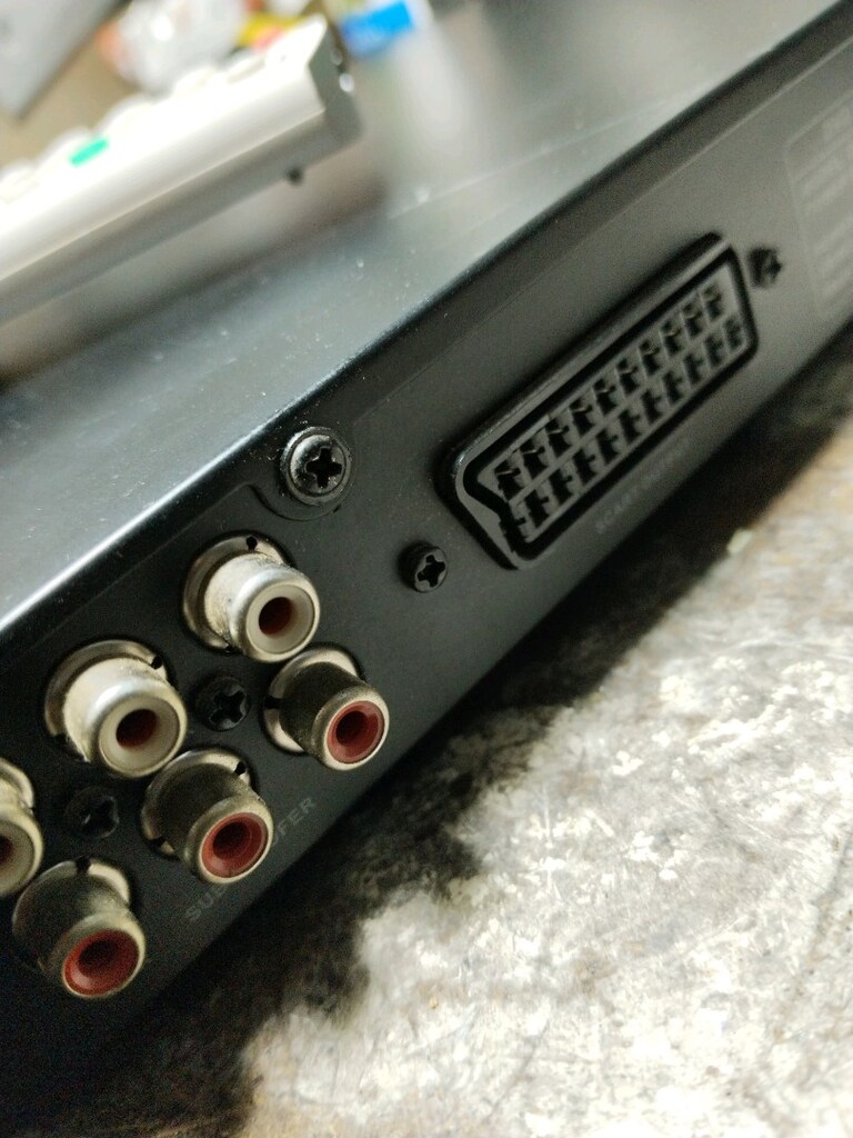 VESTEL - 7300 MARKA VE MODEL NUMARALI AZ KULLANILMIŞ DVD PLAYER - 7