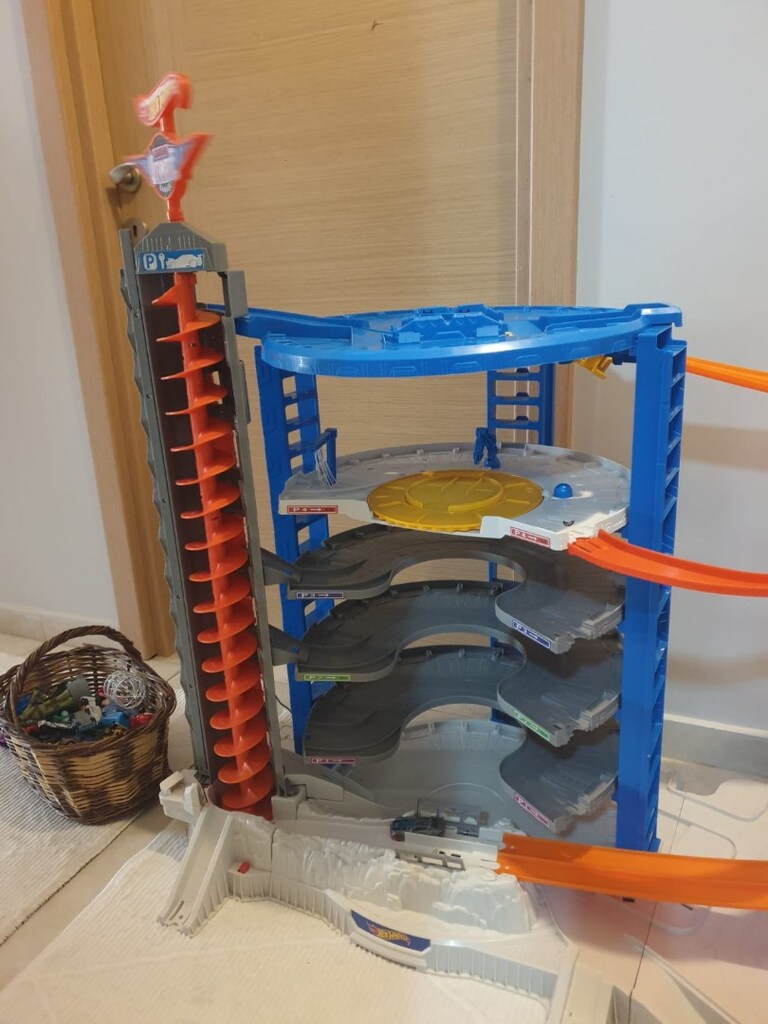 hotwheels mega garaj - 5