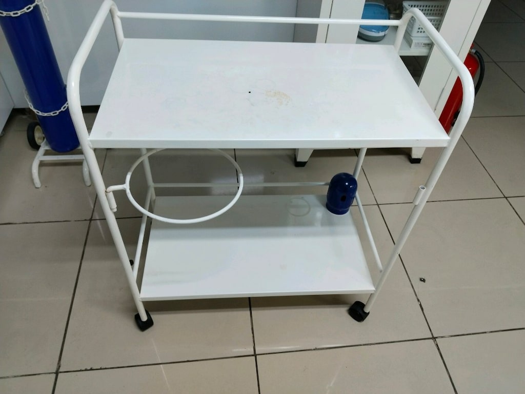 acil satılık pansuman sehpası metal kırık yok - 2