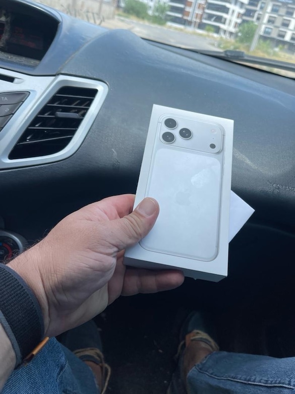 SIFIR KAPALI KUTU iPhone 17 pro max Teknosa faturalı /256 pazarlıksız - 3