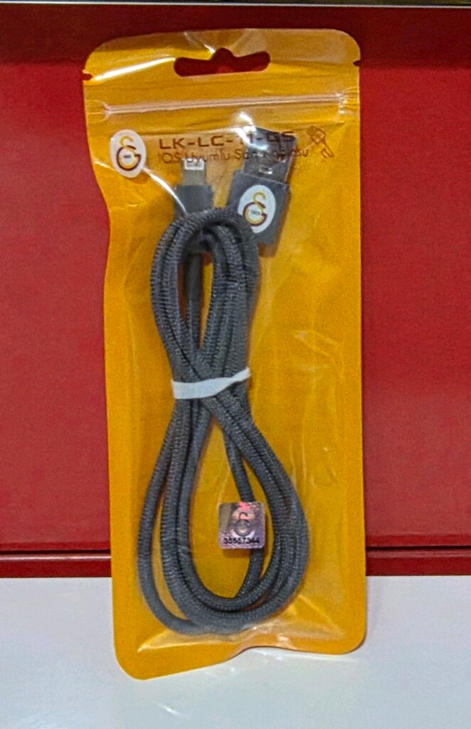 Galatasaray lisanslı IOS USB şarj kablosu. Sıfır paketinde. - 2