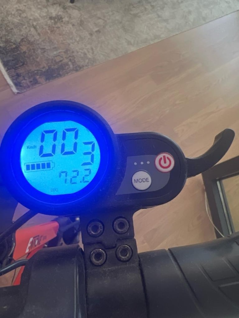 Sadece 72 km de salon güzeli Scooter - 2
