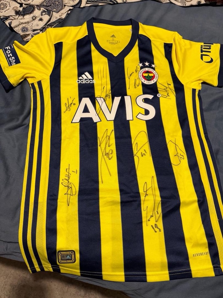 Fenerbahçe 9 Oyuncu İmzalı Forma(Özil..)