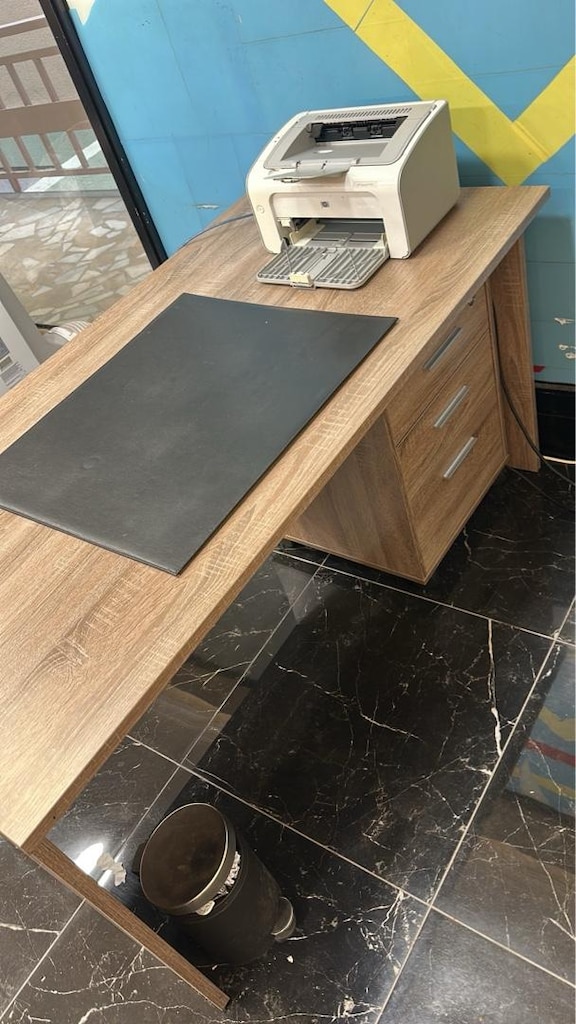 Çok az Kullanılmış Ofis Masası ve Dolabı Takım - 6