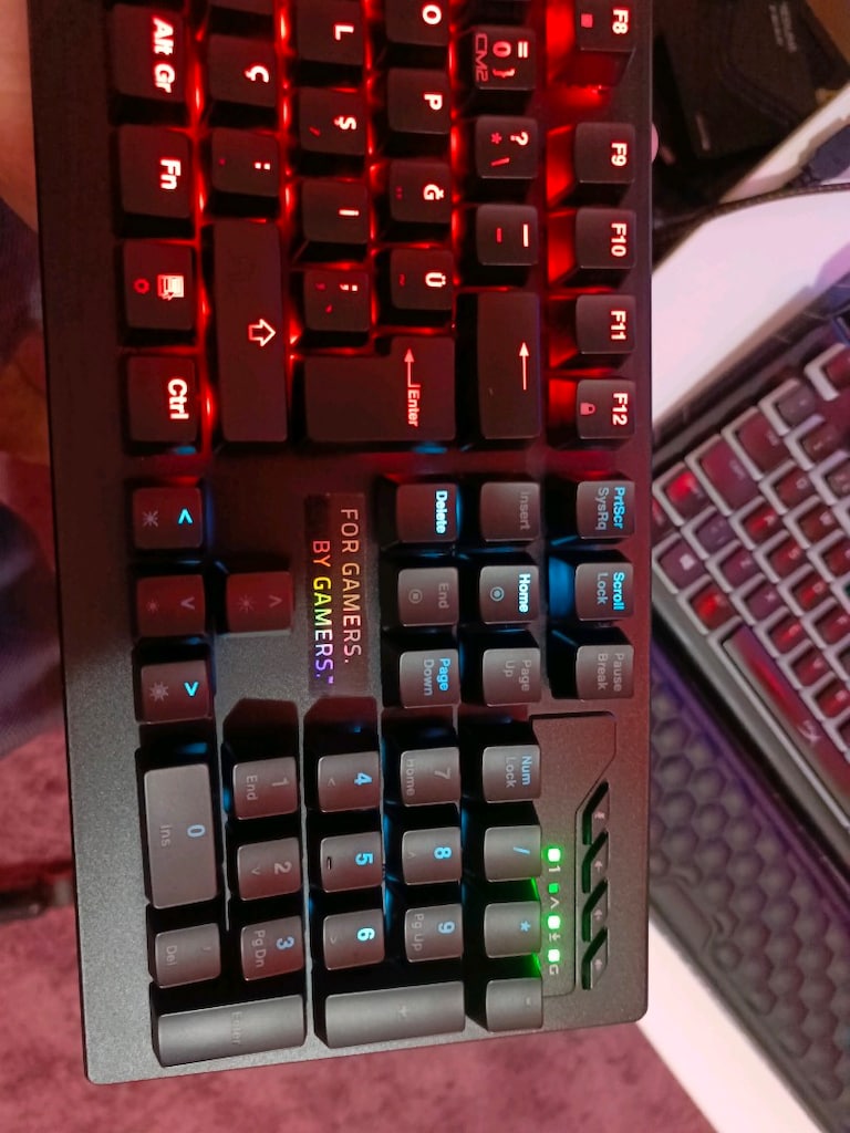 HP Pavilion Gaming 800 Klavye - 4