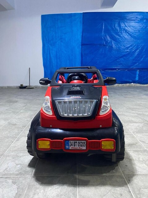 Pilsan 12 v Akülü Araba