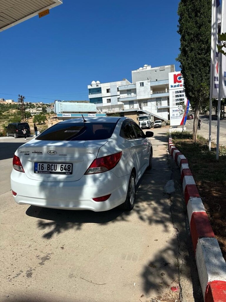 Hyundai Accent blue - 4