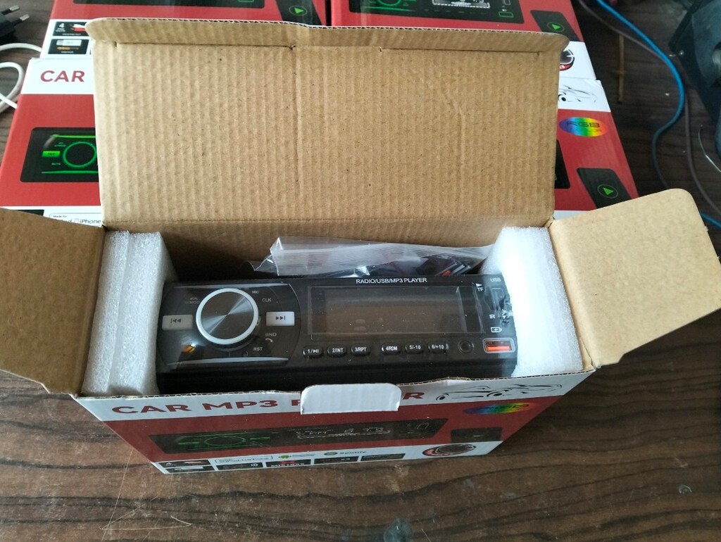 oto teyip montaj bağlantı dahil usb bulututh aux 2 amfi çıkış RGB isik - 7