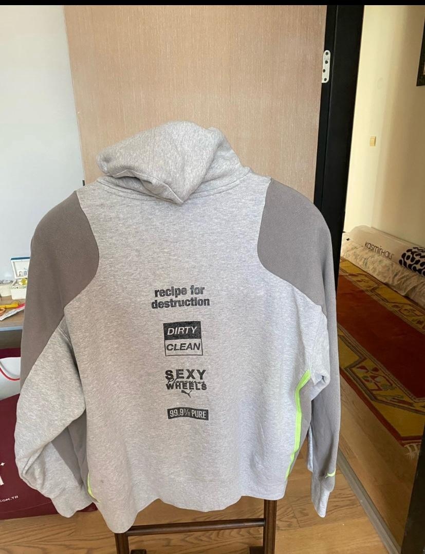 PUMA. Gri Baskılı Kapüşonlu Sweatshirt - 2