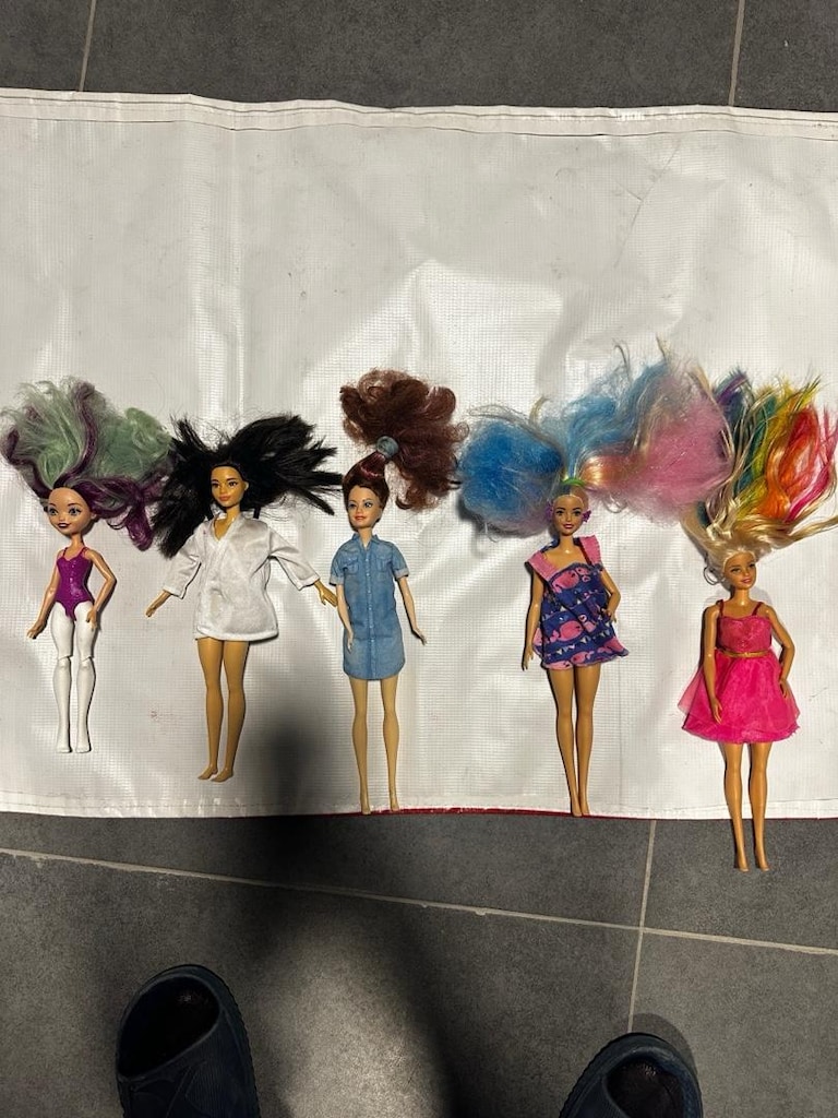 Barbie Bebekler Barbi evi arabası ve diğer eşyalar - 7