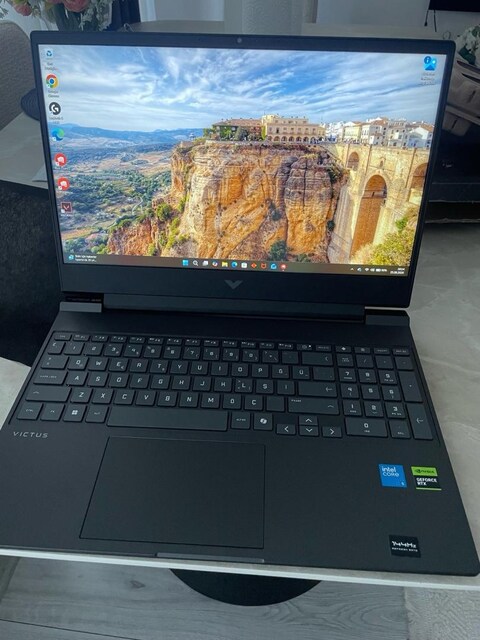 HP VICTUS RTX 5050 16 RAM i5 CORE LOGITECH G PRO MOUSE CORSAIR HS55